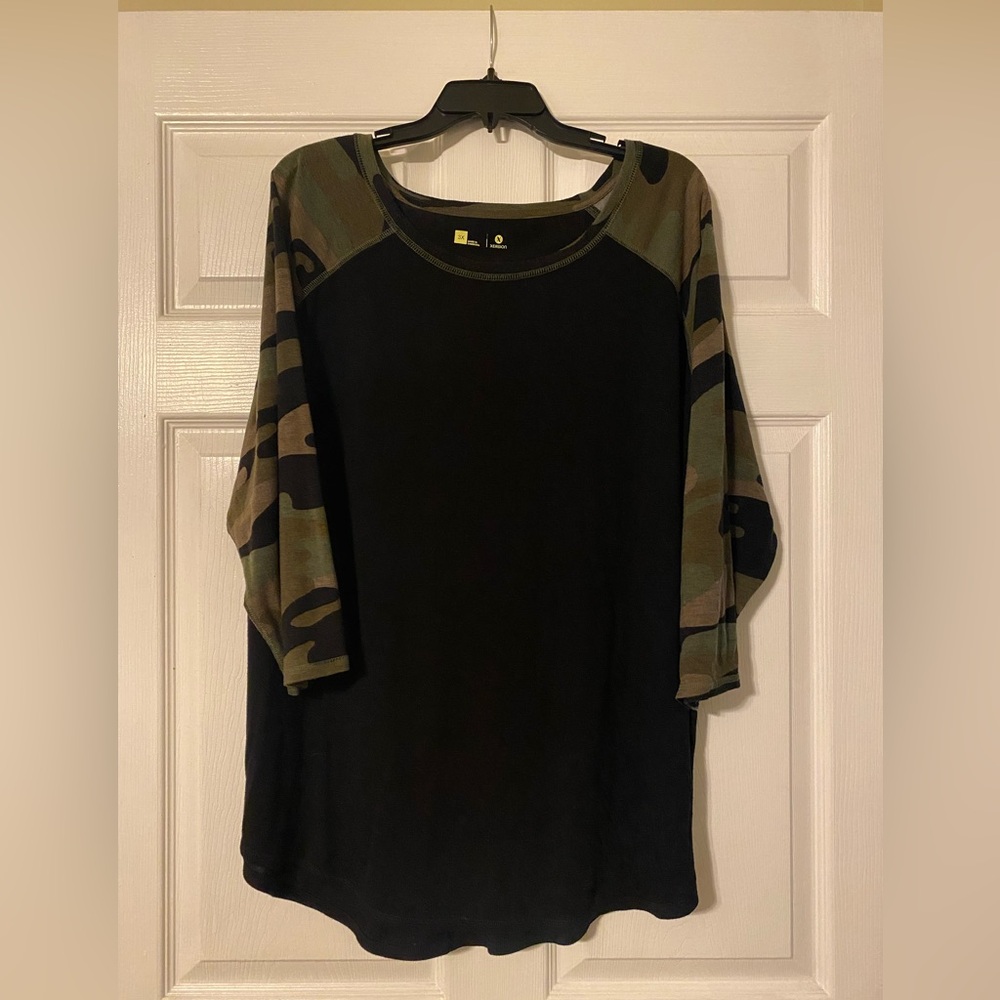 Xersion 3/4 Length Sleeve Active Wear Tee